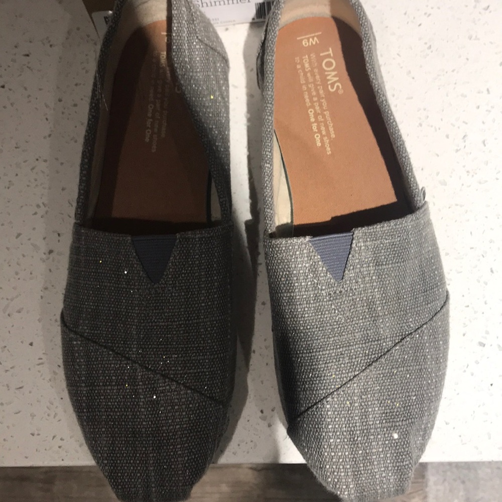 Women’s Grey Shimmer Classic TOMs